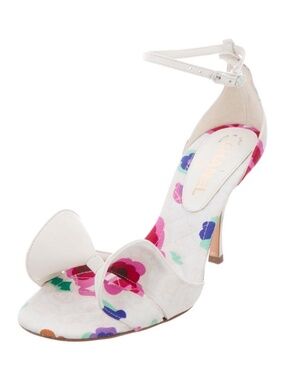 CHANEL White Floral Bow Slingback Heels